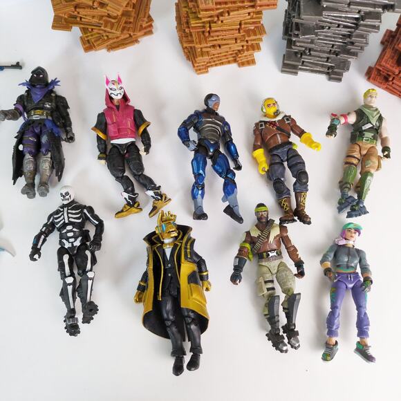 FORTNITE 120pc Turbo Builder Set 9 Figures 91 Building Plate 18 Weapons 2 Chests - Picture 3 of 8